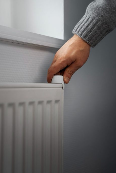 repairman-doing-air-conditioner-service (2) (1)